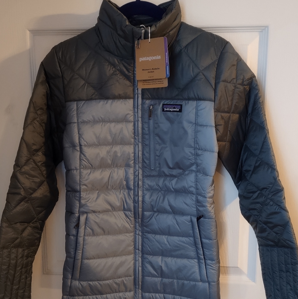Patagonia Radalie Jacket - women's light plume grey XS.  NWT